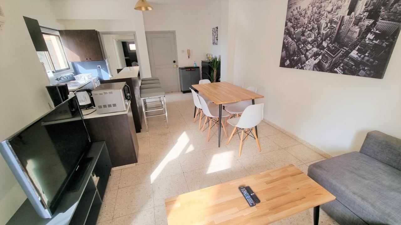 Cozy Beach Apt / 100 Mbit+ Netflix / Near Airport Larnaca Extérieur photo