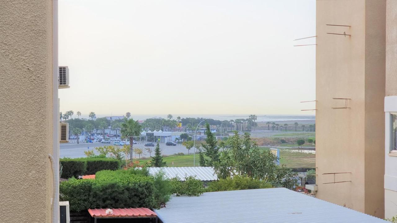 Cozy Beach Apt / 100 Mbit+ Netflix / Near Airport Larnaca Extérieur photo