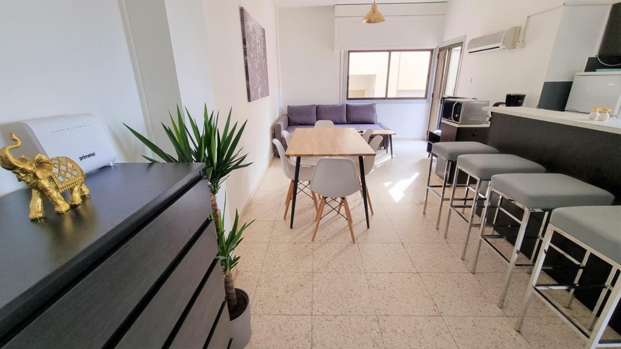 Cozy Beach Apt / 100 Mbit+ Netflix / Near Airport Larnaca Extérieur photo